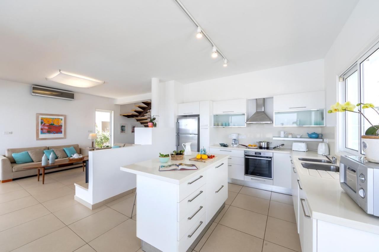 Protaras Beachfront Villa Alia Eksteriør billede