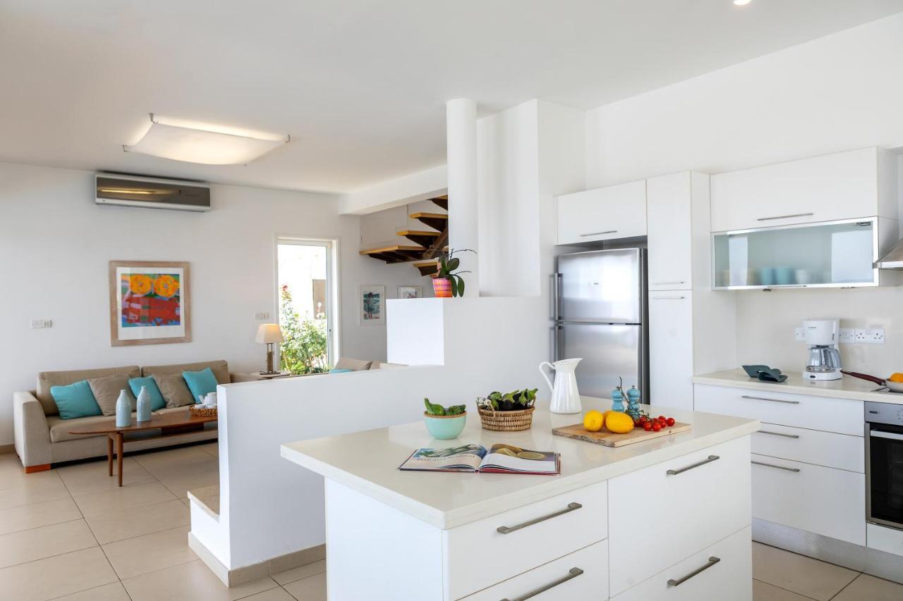 Protaras Beachfront Villa Alia Eksteriør billede