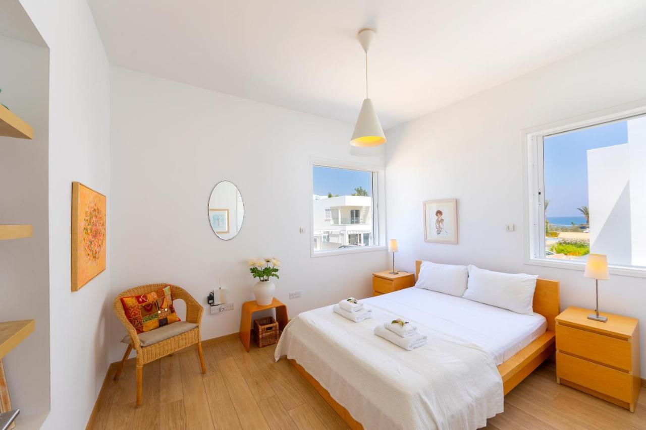Protaras Beachfront Villa Alia Eksteriør billede