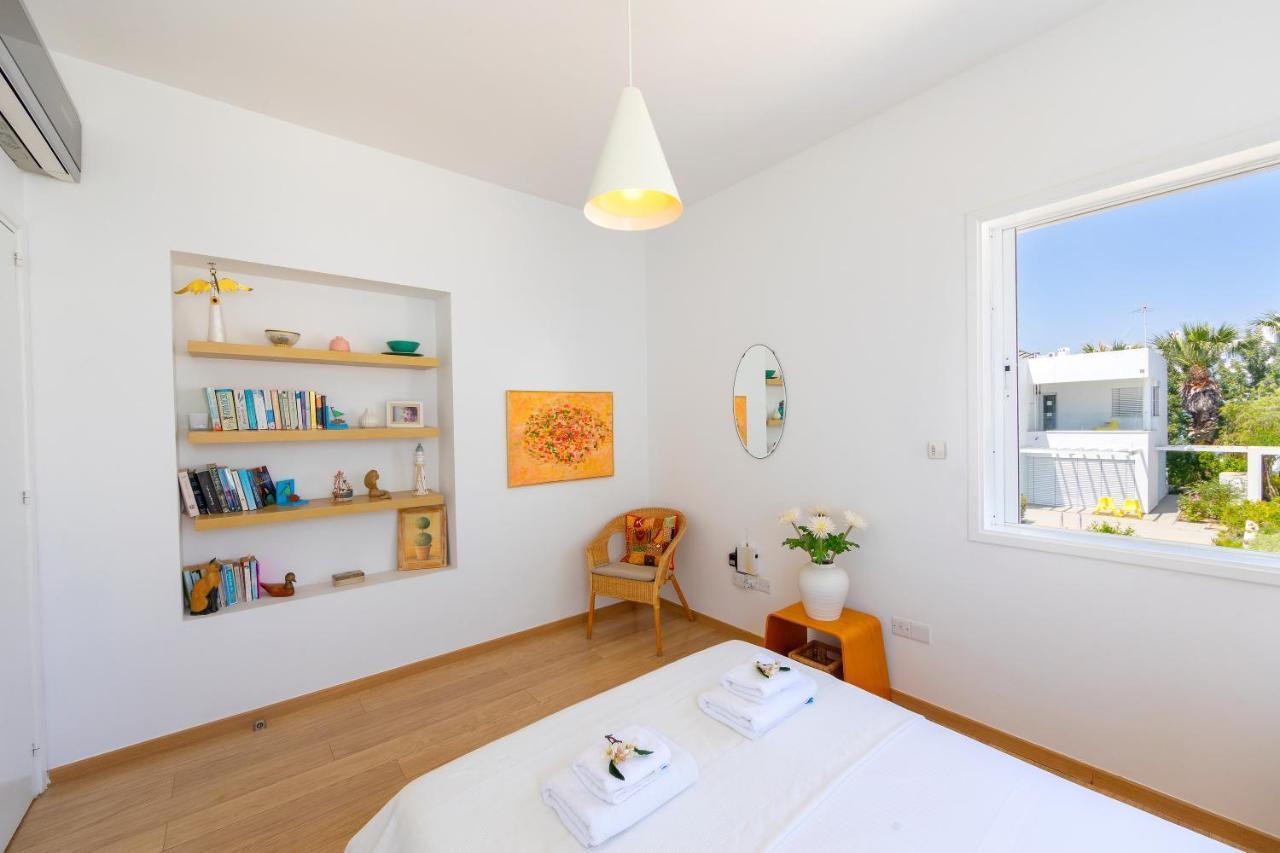 Protaras Beachfront Villa Alia Eksteriør billede