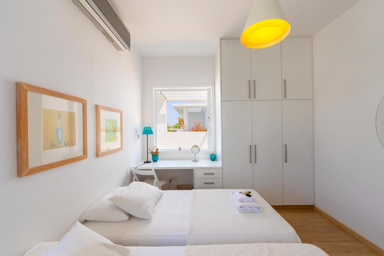 Protaras Beachfront Villa Alia Eksteriør billede